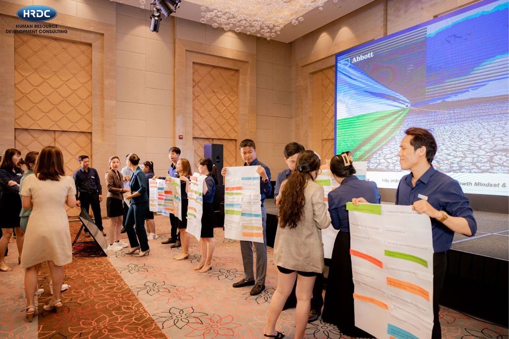 Nhóm học viên trình bày kết quả