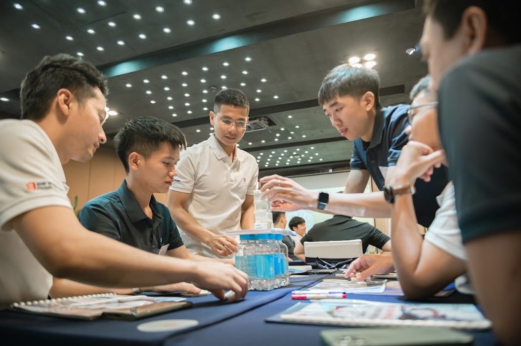 Học viên tham gia hoạt động nhóm